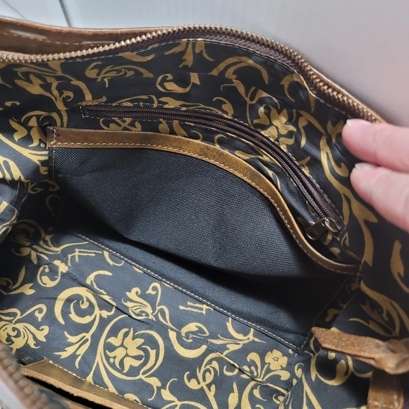 Leaders in Leather Handtooled Classic Tooled Shoulder Bag Medium Braided Strap - Picture 11 of 12